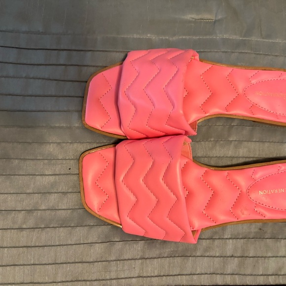 These BCBG Generation flip flops are hot pink.  NEW without tags  Never worn. - Picture 5 of 10